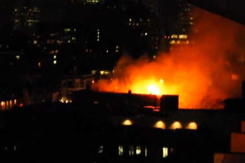 Pożar w dzielnicy Queens wywołany przez sztorm tropikalny Sandy