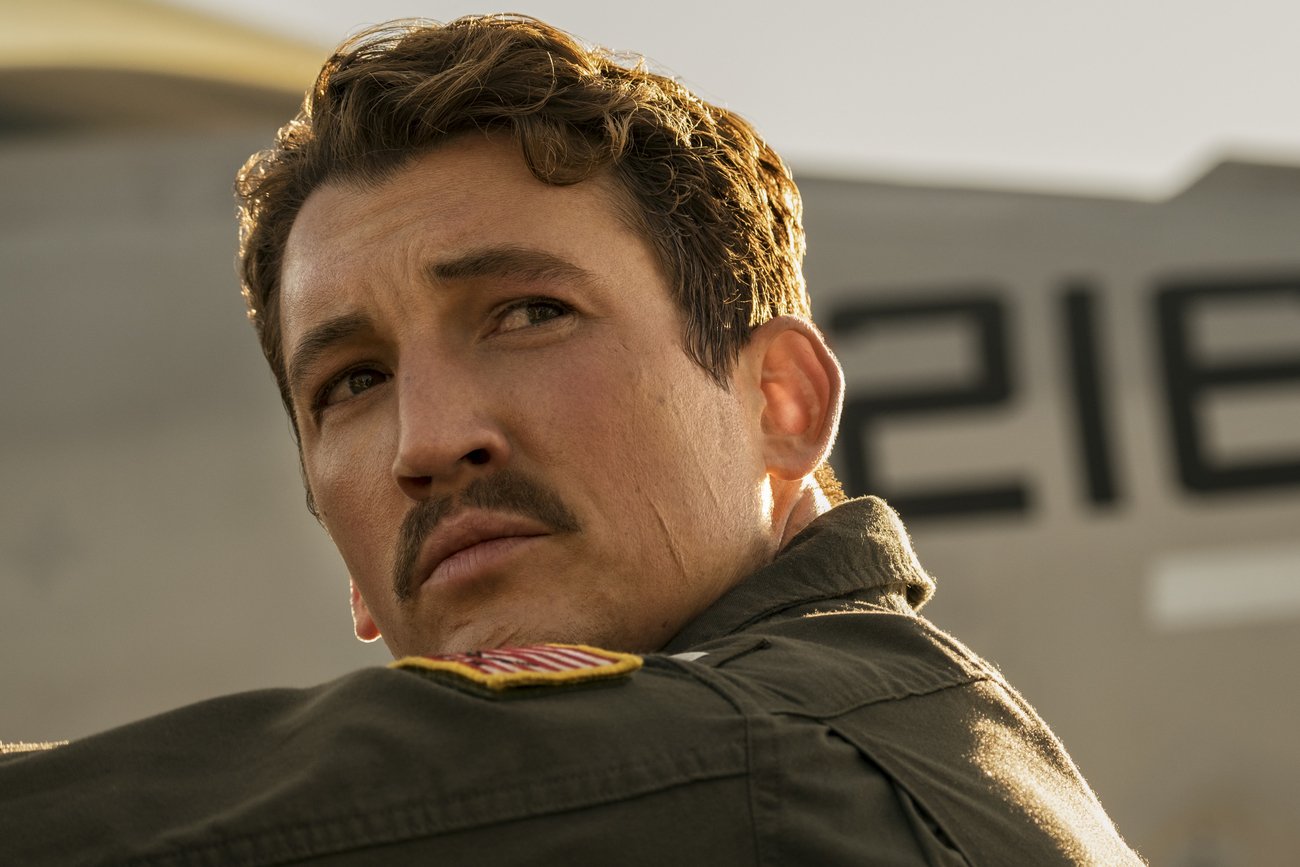 Miles Teller o tym, czy powstanie kontynuacja "Top Gun: Maverick". Miles Teller jako Rooster w "Top Gun: Maverick".