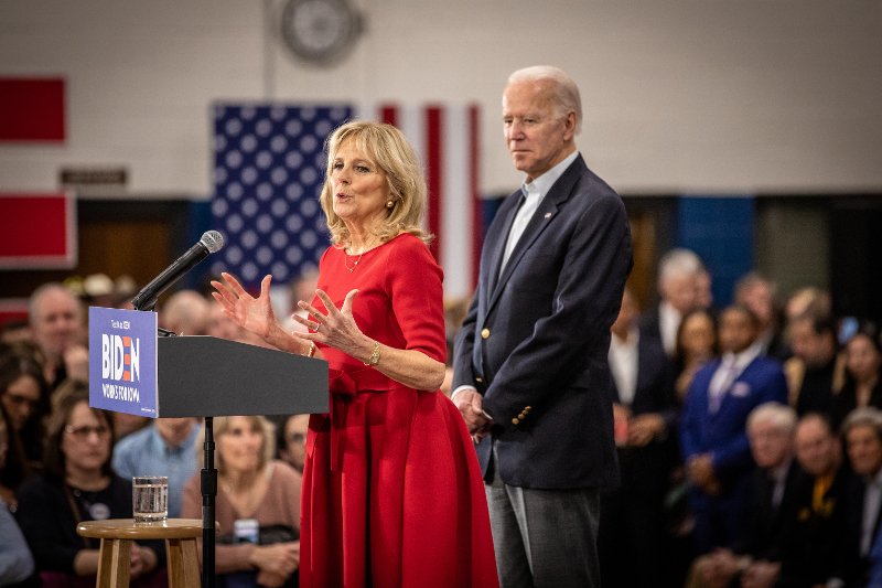 Jill Biden, żona kandydata Demokratów na prezydenta USA, coraz bardziej jest widoczna w kampanii wyborczej.