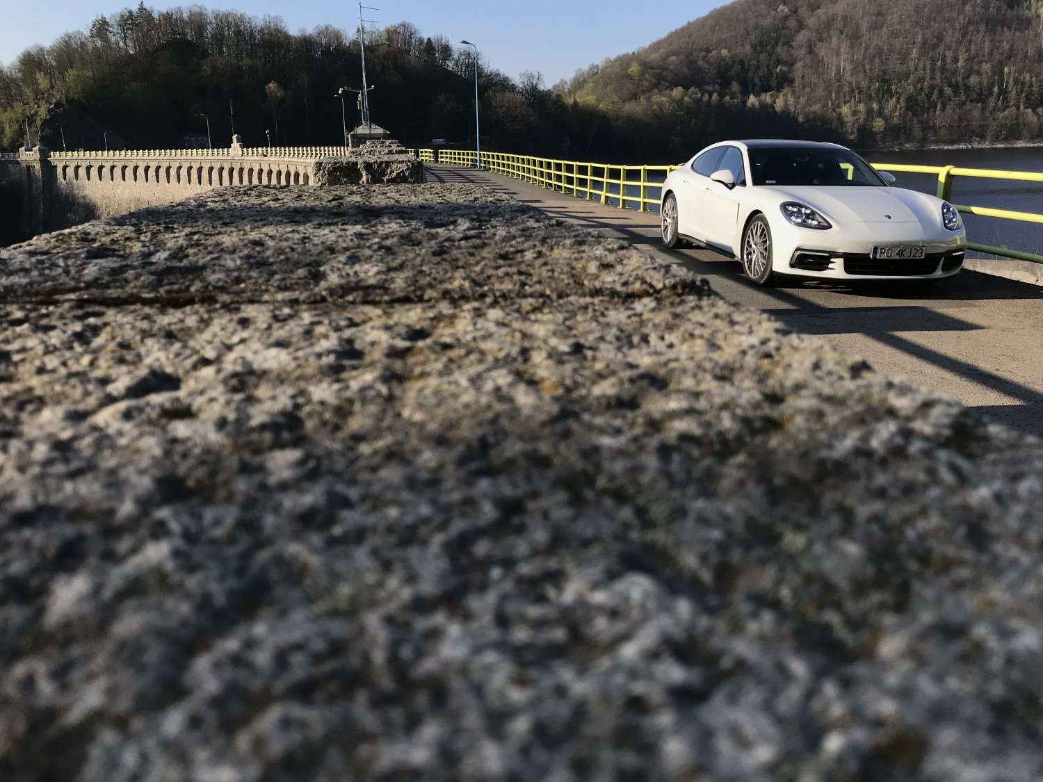 Porsche Panamera 4 na tamie w Pilchowicach nieopodal Jeleniej Góry.