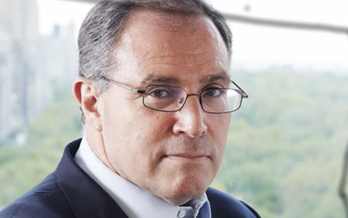 Derek Yach - dyrektor The Vitality Institute, nadzorował powstanie Ramowej Konwencji WHO o Ograniczeniu Użycia Tytoniu