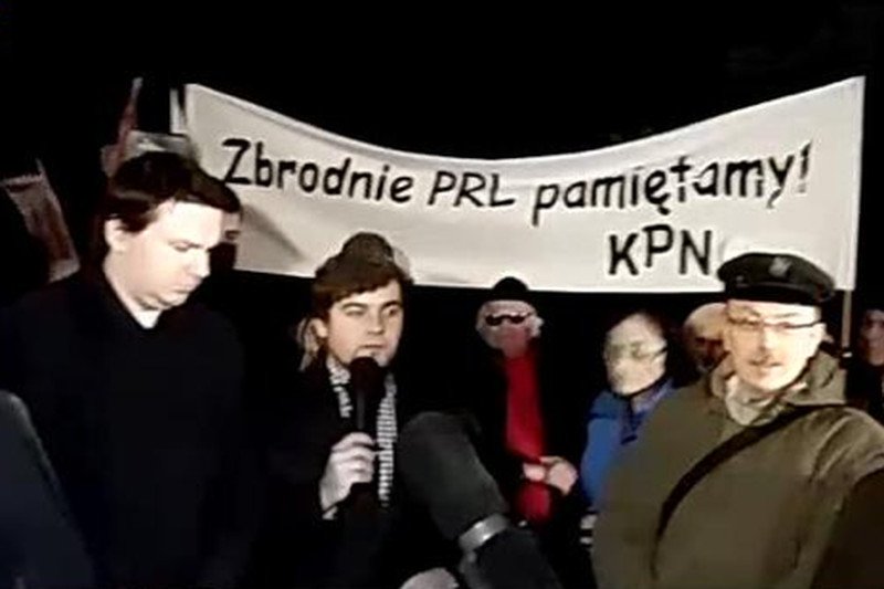 Przed domem Czesława Kiszczaka przy okazji rocznicy stanu wojennego protestowało kilkadziesiąt osób