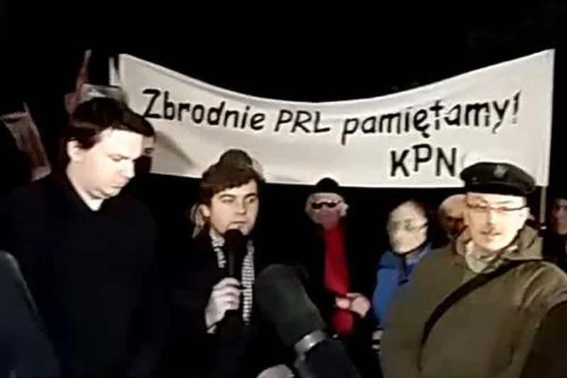 Przed domem Czesława Kiszczaka przy okazji rocznicy stanu wojennego protestowało kilkadziesiąt osób