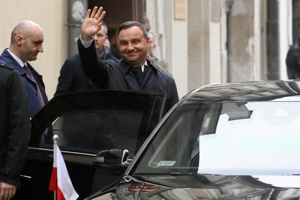 Andrzej Duda traci zaufanie Polaków