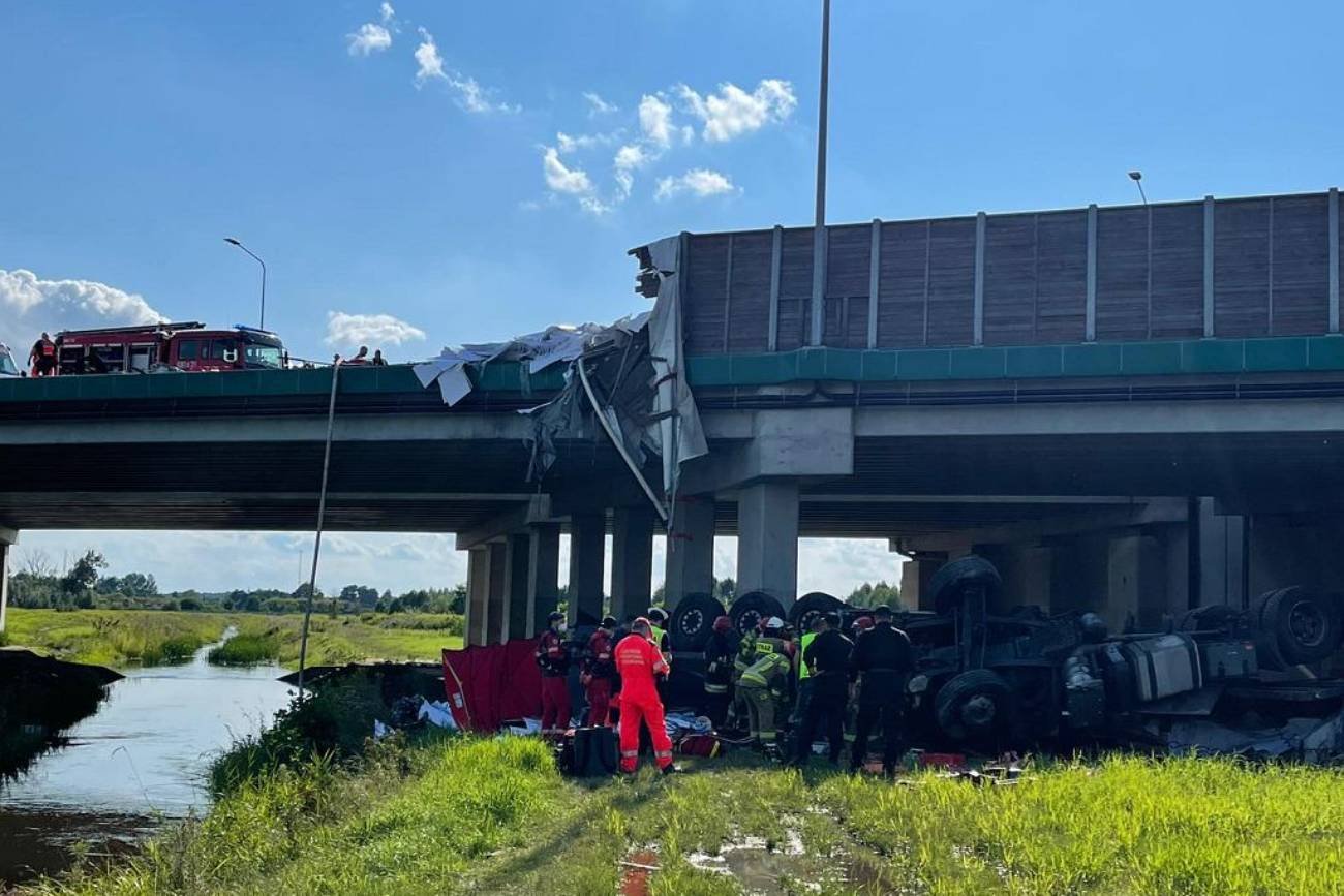 W sobotę 7 sierpnia doszło do tragicznego wypadku na drodze S8 w Nadmie koło Radzymina.