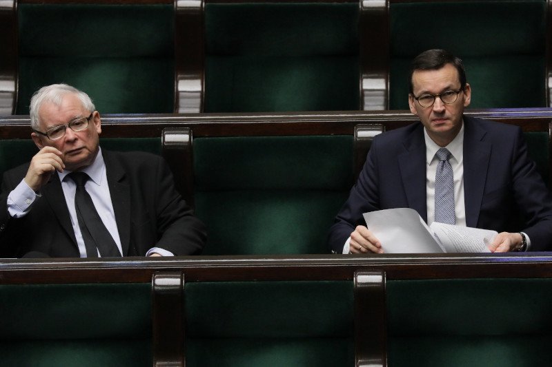 "DGP": Jarosław Kaczyński chce zawetować unijny budżet.