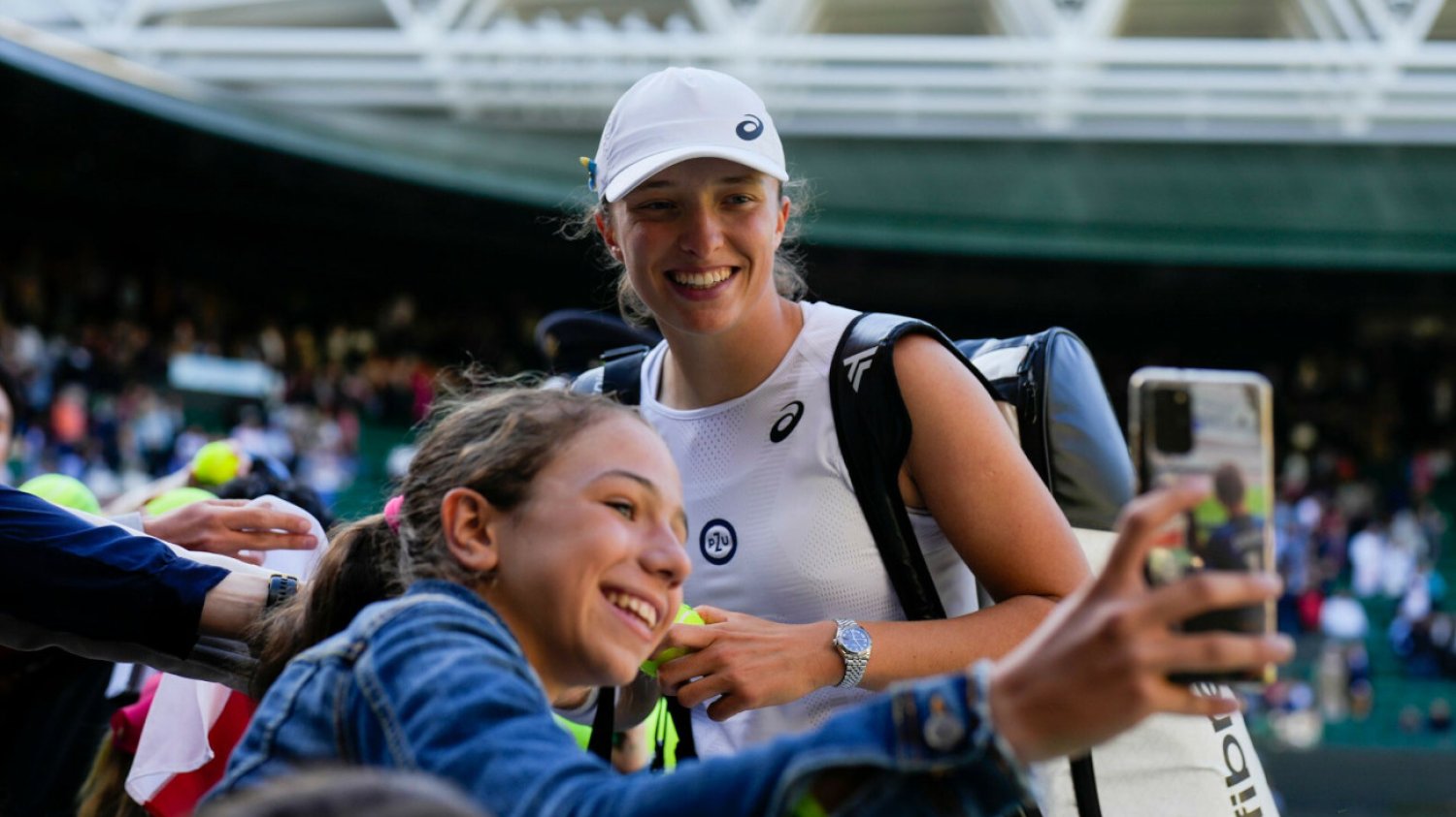 Iga Świątek podczas Wimbledonu zakończyła swoją rewelacyjną serię 37 zwycięstw z rzędu w 2022 roku.