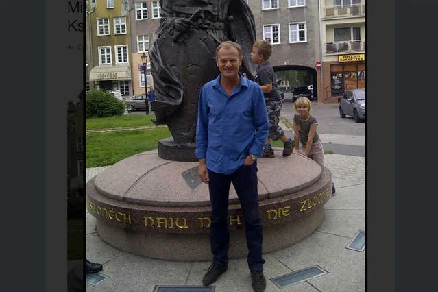 Donald Tusk podczas spaceru w Gdańsku. Już jako były premier.