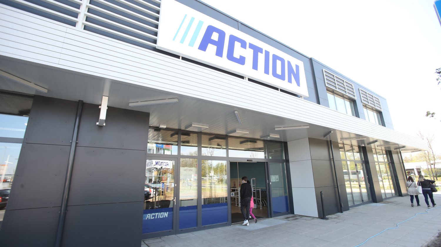 Promocja na zózek na zakupy w Action za 70 zł