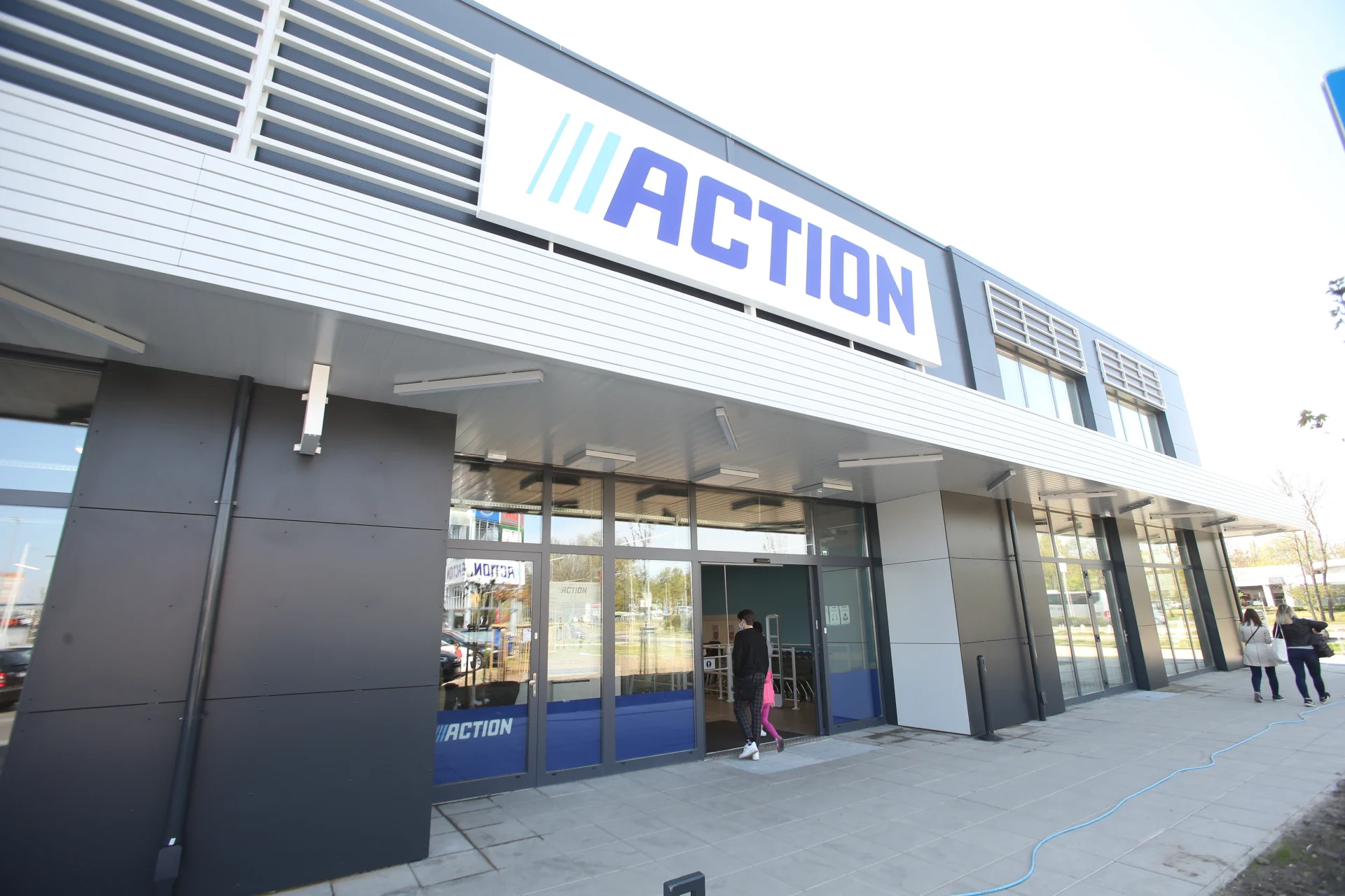 Promocja na zózek na zakupy w Action za 70 zł
