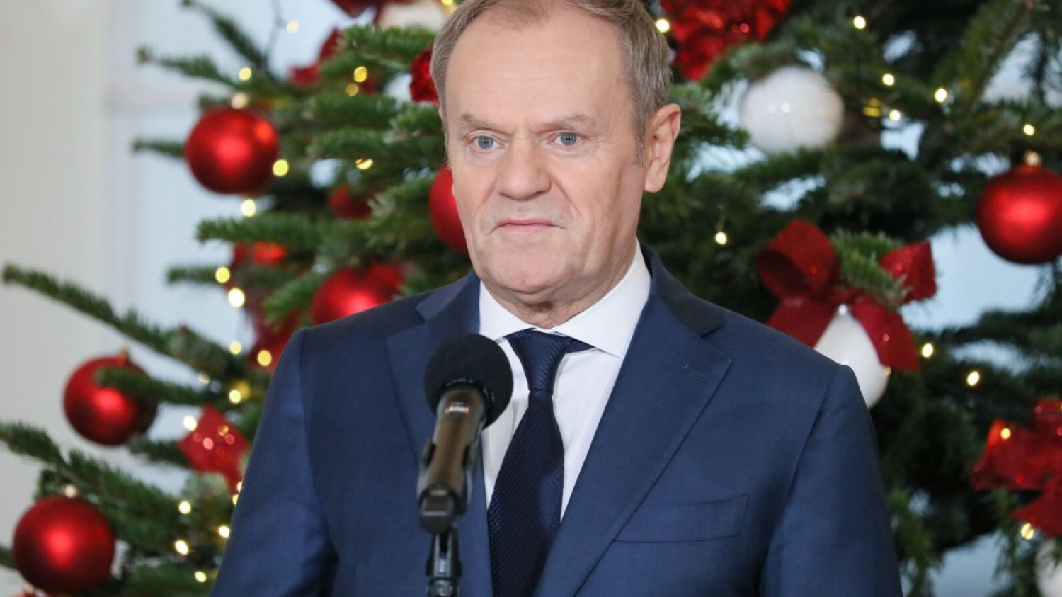 Polacy uważają, że za Tuska żyje się trudniej niż za Morawieckiego Za Tuska żyje się trudniej niż za Morawieckiego. Tak wynika z sondażu