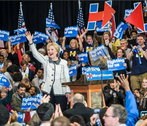 "Fighting for us" to hasło kampanii wyborczej Hillary Clinton