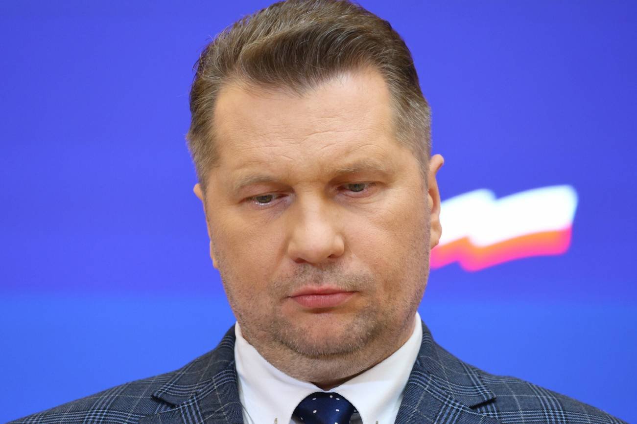 Podręcznik do HiT-u zachwalany przez Czarnka z negatywną opinią - język