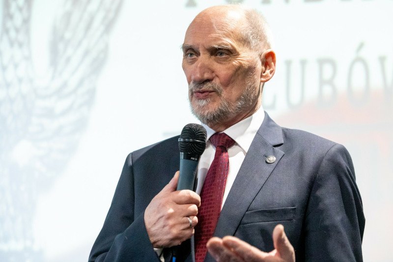 Antoni Macierewicz o powszechnej służbie wojskowej: "To jest niezbędne dla bezpieczeństwa Polski"