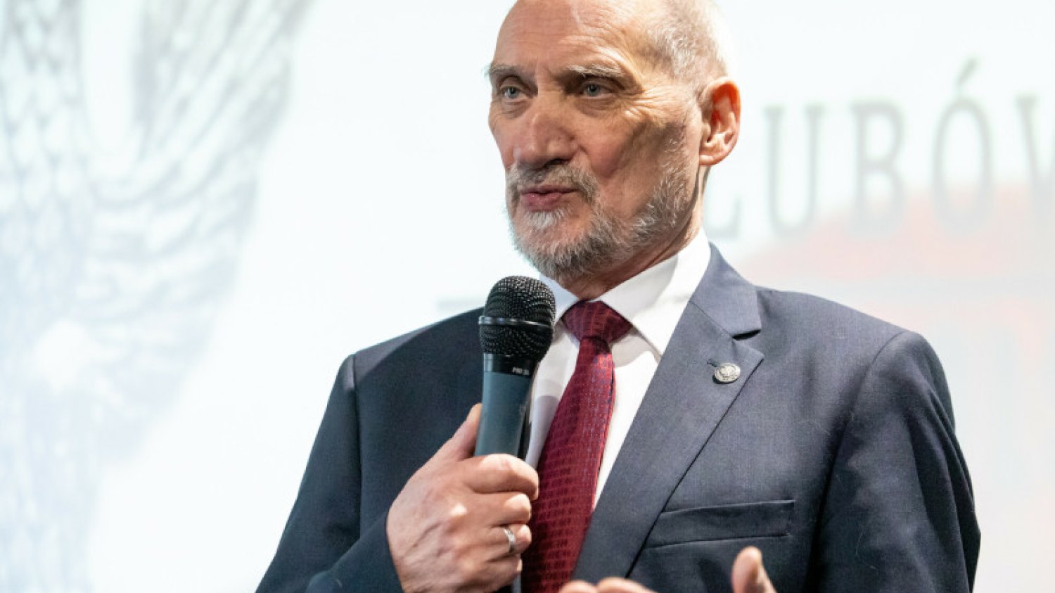 Antoni Macierewicz o powszechnej służbie wojskowej: "To jest niezbędne dla bezpieczeństwa Polski"