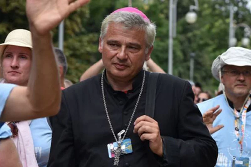Papież Franciszek nominował nowego kardynała. Został nim papieski jałmużnik Konrad Krajewski.