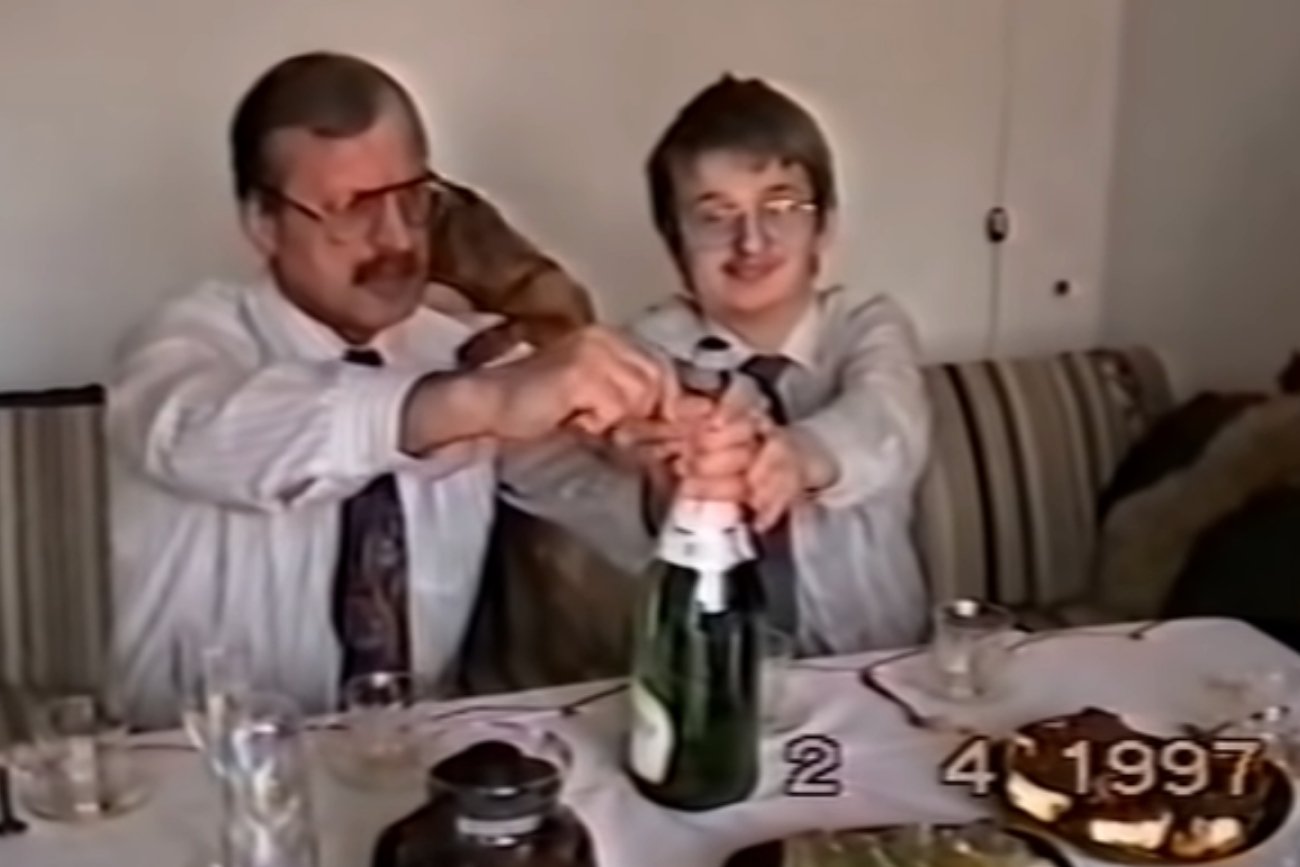 Wiemy, kim są bohaterowie virala z otwieraniem szampana.