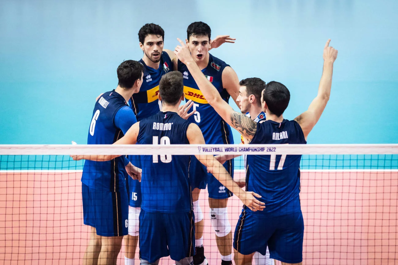 Włosi zagrają z Polakami o złoto MŚ 2022 siatkarzy. Italia w świetnym stylu w sobotę ograła w trzech setach Słowenię.