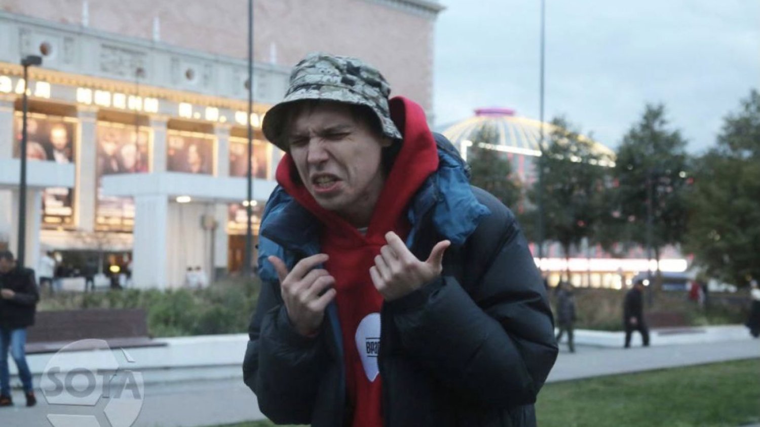 W Moskwie siły bezpieczeństwa pobiły i zgwałciły aktywistę Artema Kamardina, uczestnika protestu przeciwko mobilizacji.