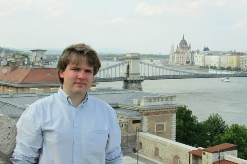Dominik Héjj, politolog i wykładowca, radzi zejść na ziemię zarówno PiS-owi, jak i opozycji.