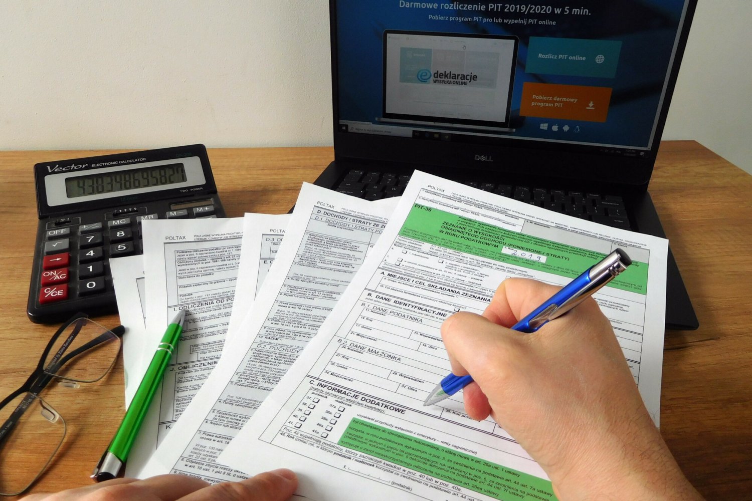 Oszuści rozsyłają maile o nadpłacie podatku. Podszywają się pod Ministerstwo Finansów i skarbówkę