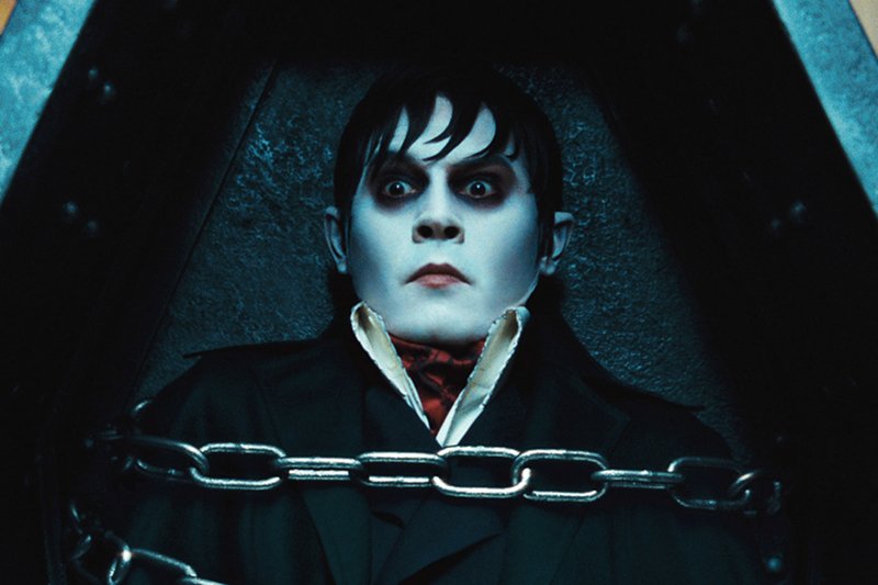 Johnny Depp jako wampir Barnabas Collins w najnowszym filmie Tima Burtona "Mroczne cienie"