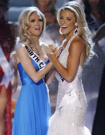 Która z pań właśnie dowiedziała się, że została Miss USA?