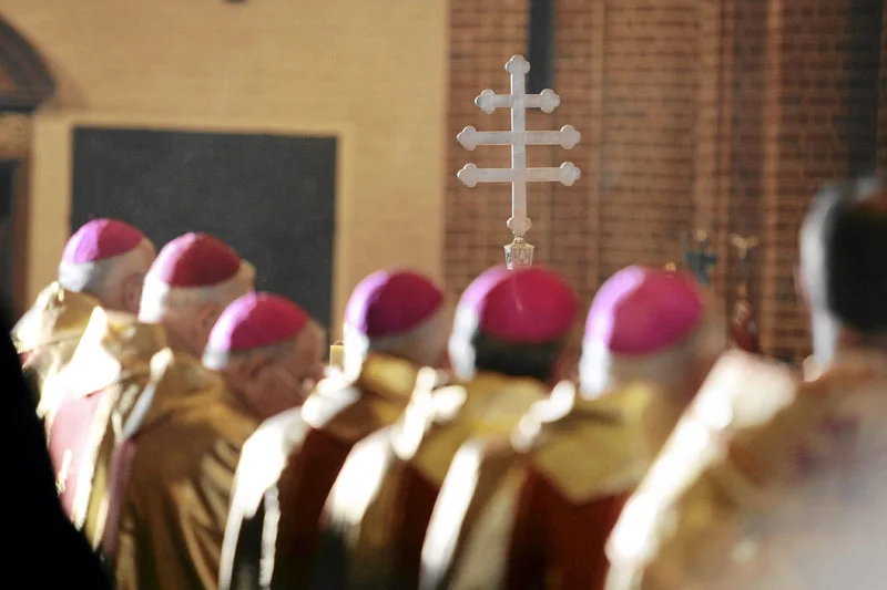 Z relacji byłego gangstera wynika, iż biskupi zaopatrywali się w kradzione auta od przedstawicieli tzw. mafii.