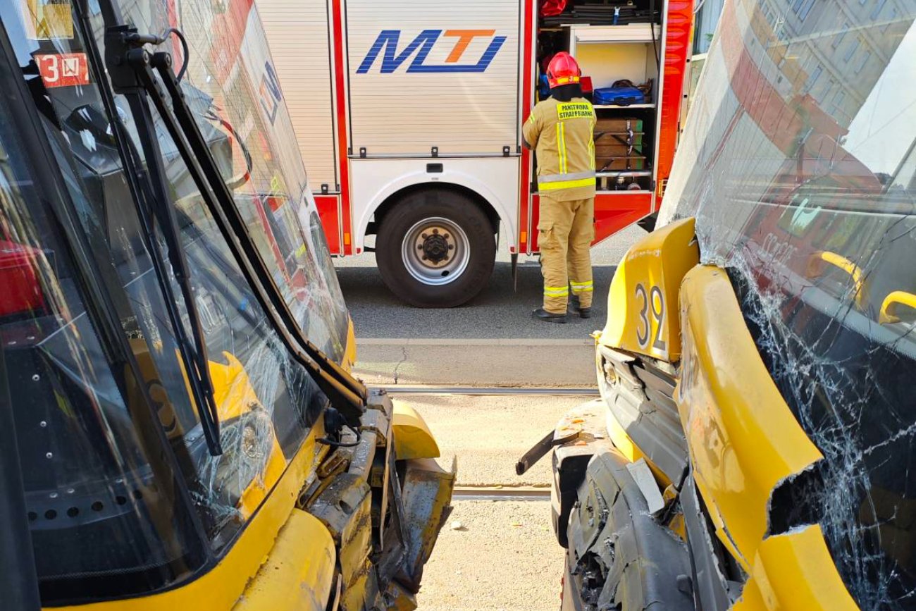 Zderzenie tramwajów w centrum Warszawy. Są ranni.