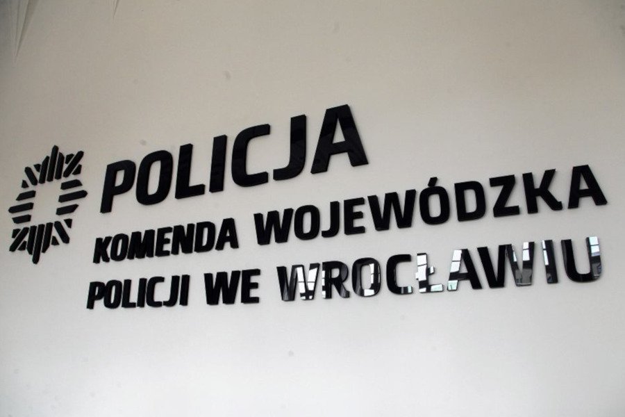 Policjanci świętowali mimo wprowadzonych obostrzeń