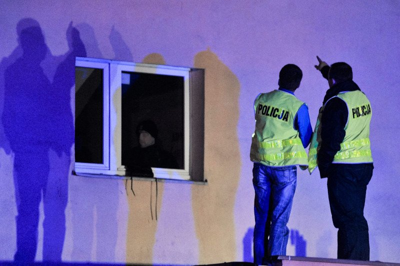 Suwalski sąd rejonowy aresztował  25-letniego mieszkańca Suwałk, który wyrzucił swoją babcię przez balkon. (zdjęcie ilustracyjne)