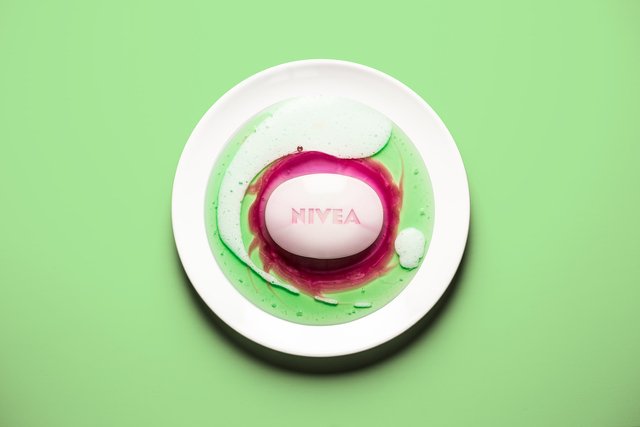 Kostka mydła w polewie z mydła w płynie