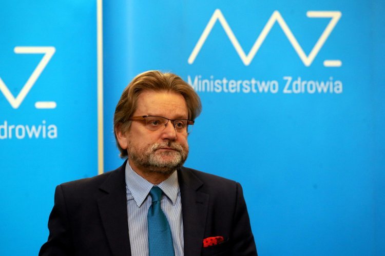 Pinkas zaapelował, by w pierwszej kolejności zaszczepiły się osoby z grupy ryzyka. Szef GIS Jarosław Pinkas przekazał, że szczepionka na koronawirusa prawdopodobnie będzie dostępna jeszcze w tym roku.