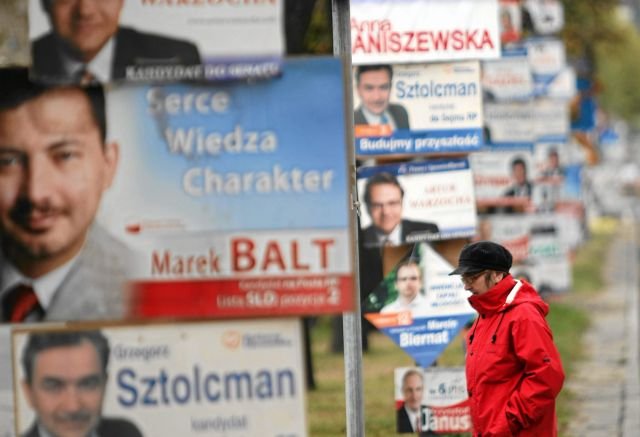 Kampania to ofensywa na umysły i otoczenie wyborców. Na zdjęciu Częstochowa przed wyborami parlamentarnymi w 2009 roku.