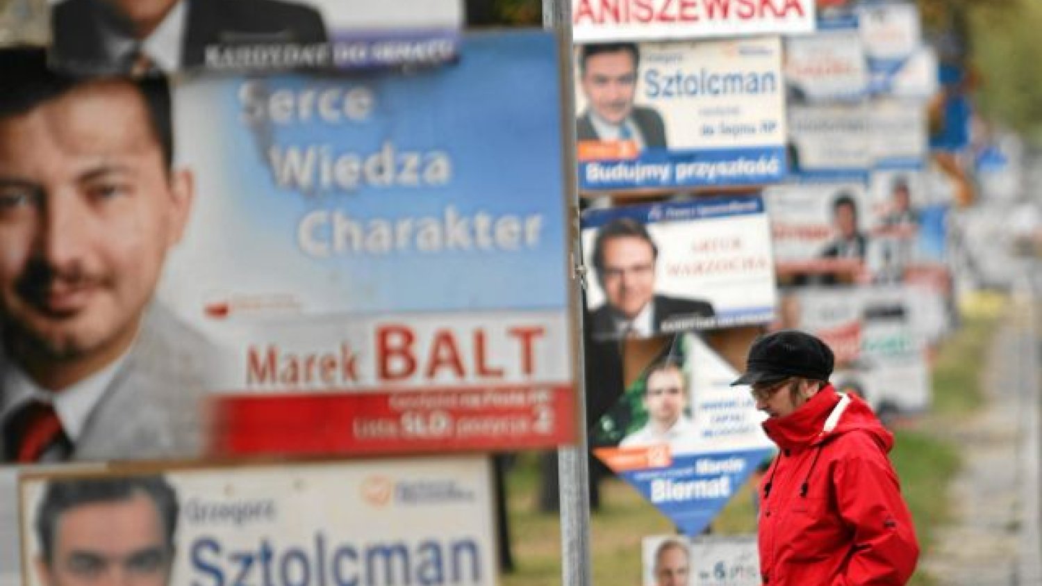 Kampania to ofensywa na umysły i otoczenie wyborców. Na zdjęciu Częstochowa przed wyborami parlamentarnymi w 2009 roku.
