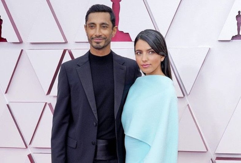 Riz Ahmed i Fatima Farheen Mirza. Najbardziej urocza para Oskarów [ZDJĘCIA].