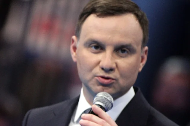 Andrzej Duda poleci do Londynu tanimi liniami
