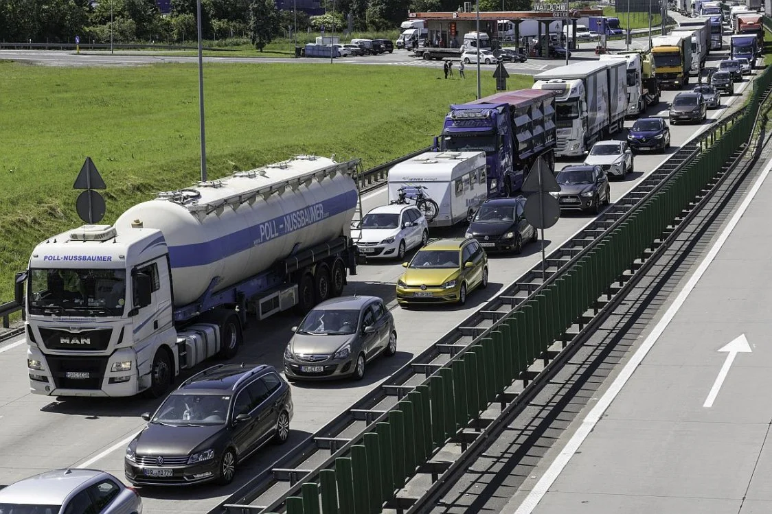 Do kuriozalnej sytuacji doszło na odcinku autostrady A4 koło Tarnowa.