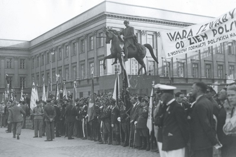 Przed wojną w Pałacu Saskim mieściła się siedziba Sztabu Generalnego. Teraz planuje się umieszczenie w nim Senatu RP.