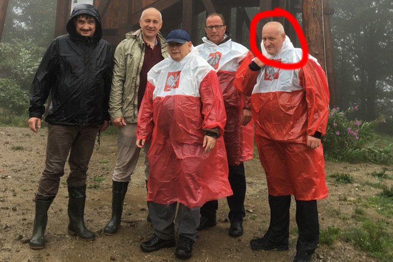 Ten jeden, wyjątkowy ksiądz przy uchu prezesa. Ojciec Zdzisław Tokarczyk znalazł się blisko Kaczyńskiego jak mało kto