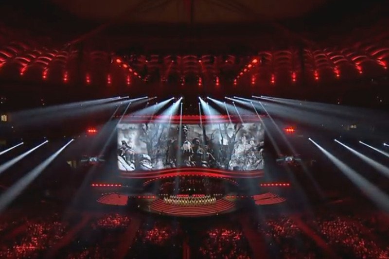 Kadr z Koncertu dla Niepodległej na PG Narodowym. Widzowie zachwyceni widowiskiem.