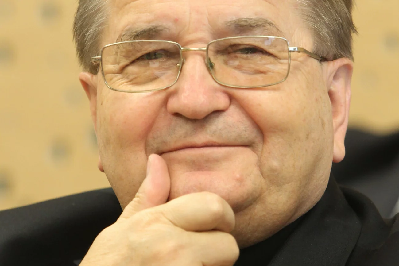 Kontrola NIK w KPRM ujawniła, że rząd przekazał 3 mln zł na fundację Rydzyka