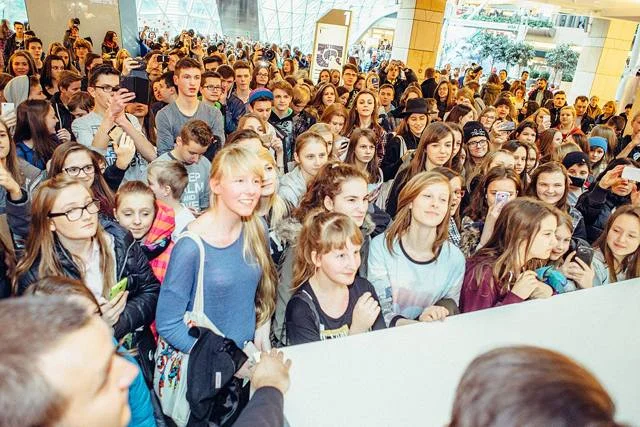 Gdy fani spotykają się z youtuberem