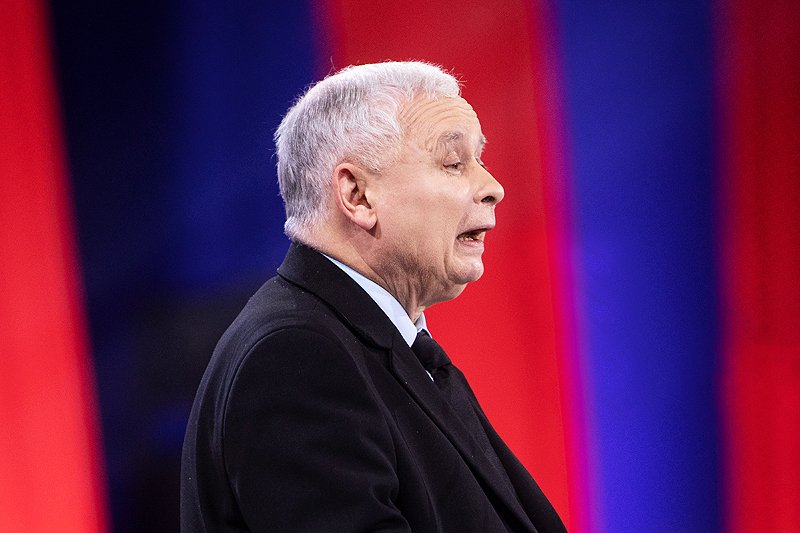 W czym tkwi tajemnica teoretycznej zmiany poparcia dla PiS w sondażach?