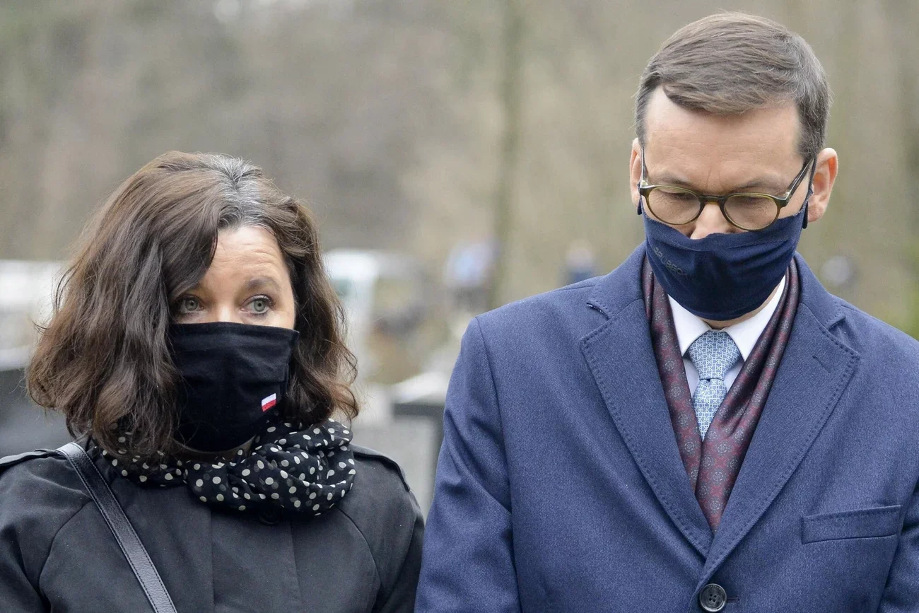"GW" ponownie przyjrzała się sprzedaży działki przez żonę Morawieckiego.