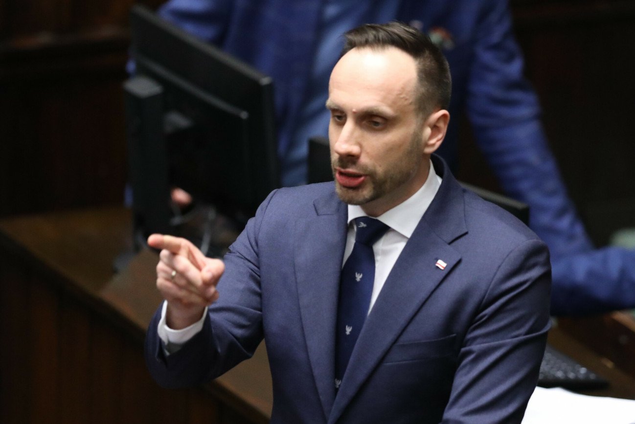 Kowalski wyrzucony ze studia Onetu. Cały czas mówił o Tusku. Jest riposta.