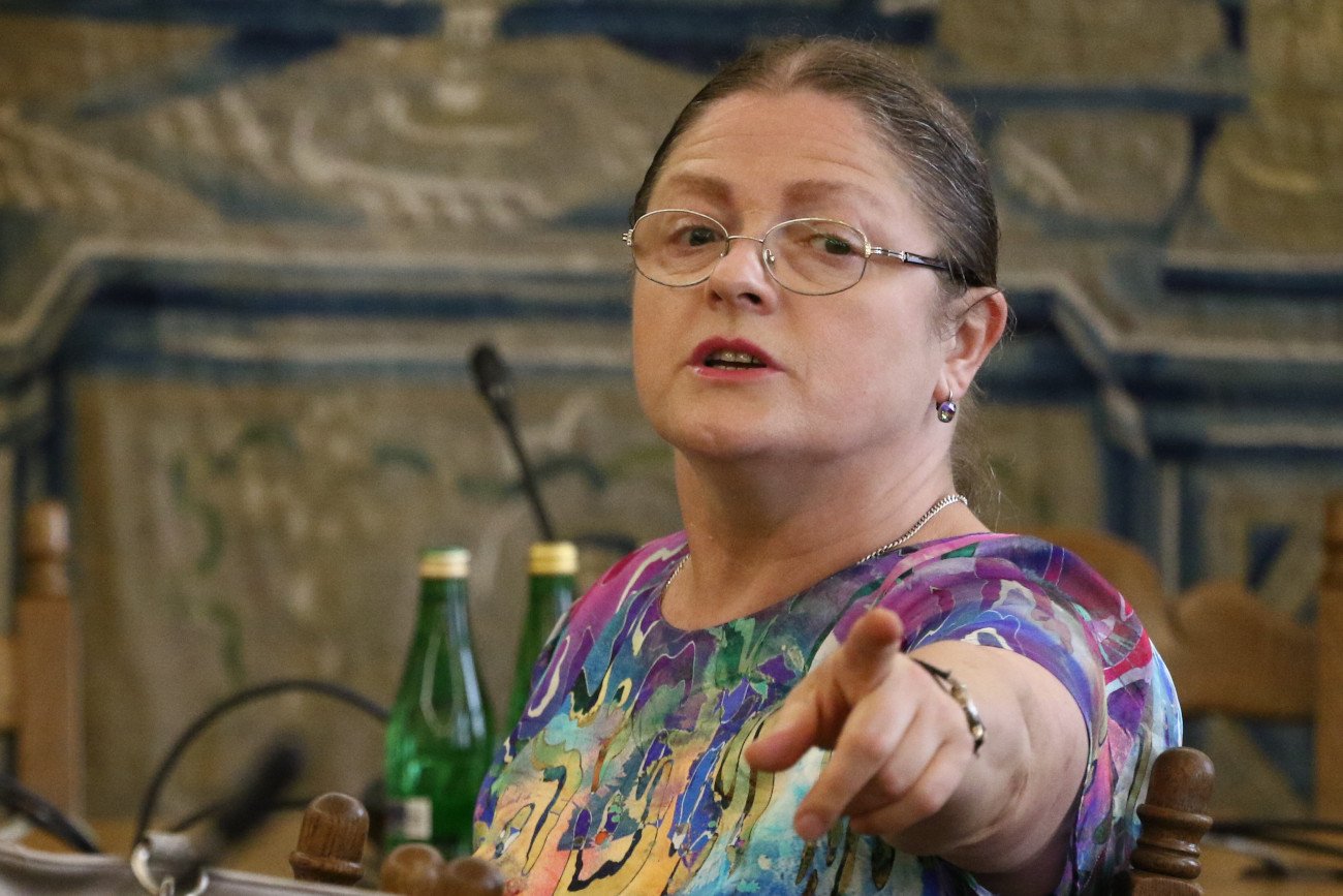 Krystyna Pawłowicz poucza Marcina Wiącka.