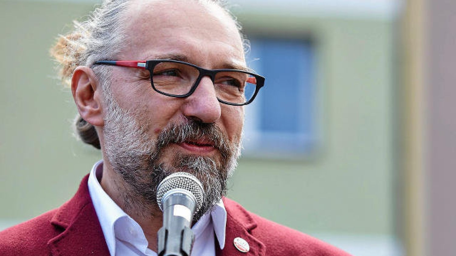 Mateusz Kijowski rywalizuje o przywództwo w KOD z Krzysztofem Łozińskim. Czy tzw. afera fakturowa będzie miała wpływ na wybór działaczy?
