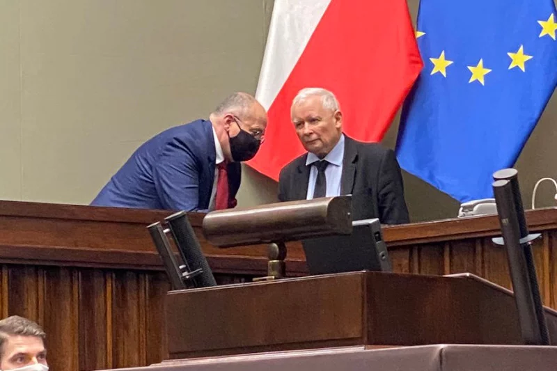 Jarosław Kaczyński uczestniczył w posiedzeniu Sejmu bez maseczki.