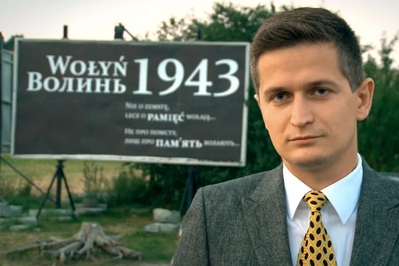 Poseł Marek Poznański walczy o pamięć o ofiarach rzezi wołyńskiej. Stoi przed nim jednak długa droga.